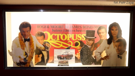 Plakaty z filmu "Ośmiorniczka" w restauracji Back-Factory w Berlinie
